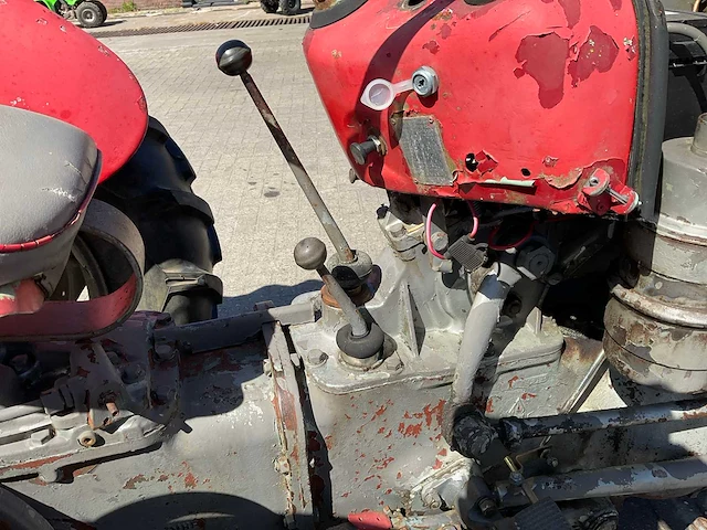 1958 massey ferguson 35 4 cilinder minitractor - afbeelding 17 van  19