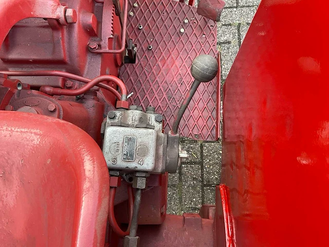 1958 mc cormick international farmall d-430 oldtimer tractor - afbeelding 24 van  32