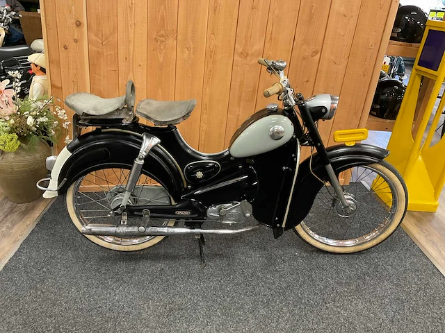 1958 sparta 2 versnelling brommer - afbeelding 1 van  14