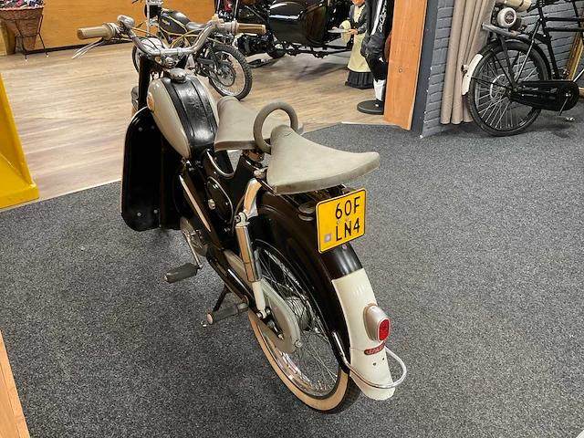 1958 sparta 2 versnelling brommer - afbeelding 10 van  14