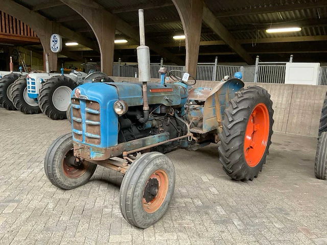 1959 fordson super major oldtimer tractor - afbeelding 1 van  17