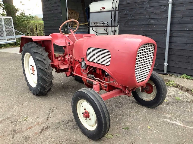 1959 guldner ab10 tweewielaangedreven landbouwtractor - afbeelding 1 van  6