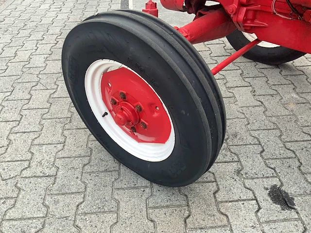 1960 farmall d-430 oldtimer tractor - afbeelding 2 van  30