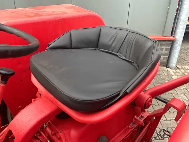 1960 farmall d-430 oldtimer tractor - afbeelding 8 van  30
