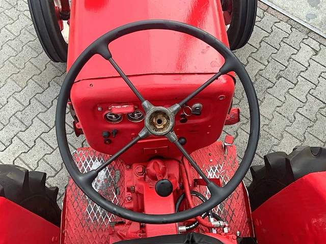 1960 farmall d-430 oldtimer tractor - afbeelding 11 van  30