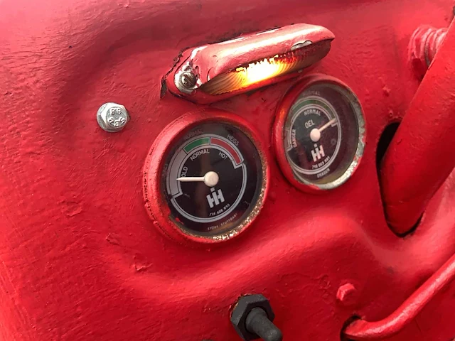 1960 farmall d-430 oldtimer tractor - afbeelding 16 van  30
