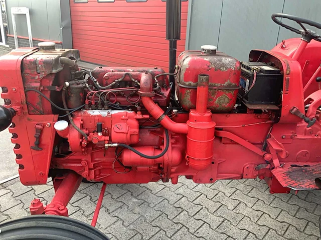 1960 farmall d-430 oldtimer tractor - afbeelding 21 van  30
