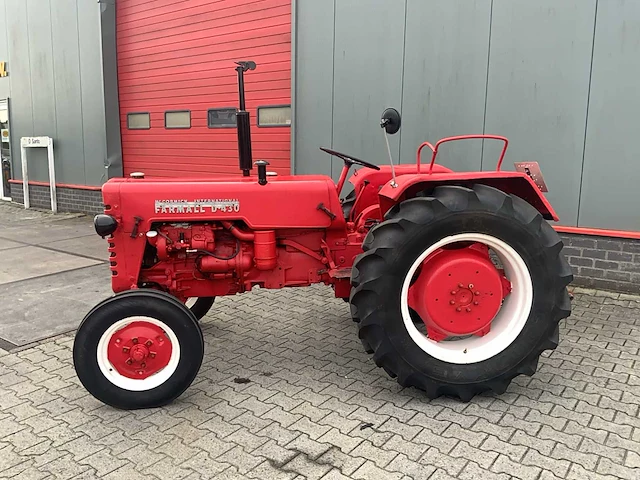 1960 farmall d-430 oldtimer tractor - afbeelding 26 van  30