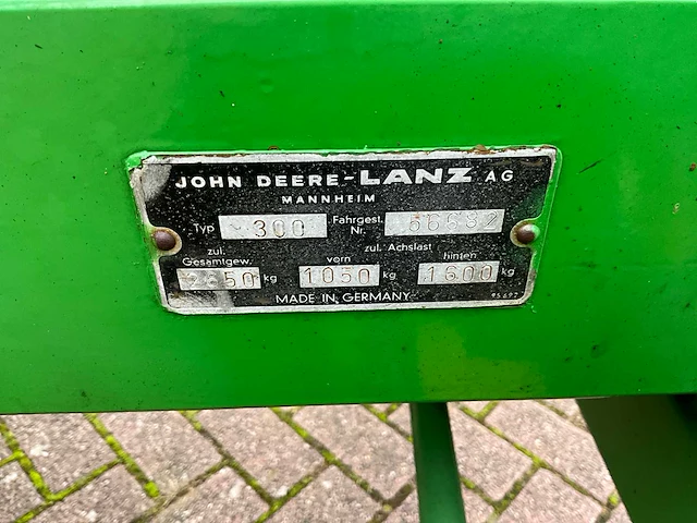 1960 john deere lanz 300 oldtimer tractor + maaibalk - afbeelding 25 van  31