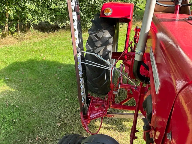 1960 mc cormick international d-324 oldtimer tractor met maakbalk - afbeelding 11 van  29
