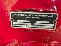 1960 mc cormick international d-324 oldtimer tractor met maakbalk - afbeelding 17 van  29