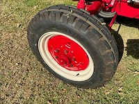 1960 mc cormick international d-324 oldtimer tractor met maakbalk - afbeelding 20 van  29