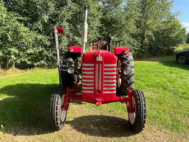 1960 mc cormick international d-324 oldtimer tractor met maakbalk - afbeelding 23 van  29