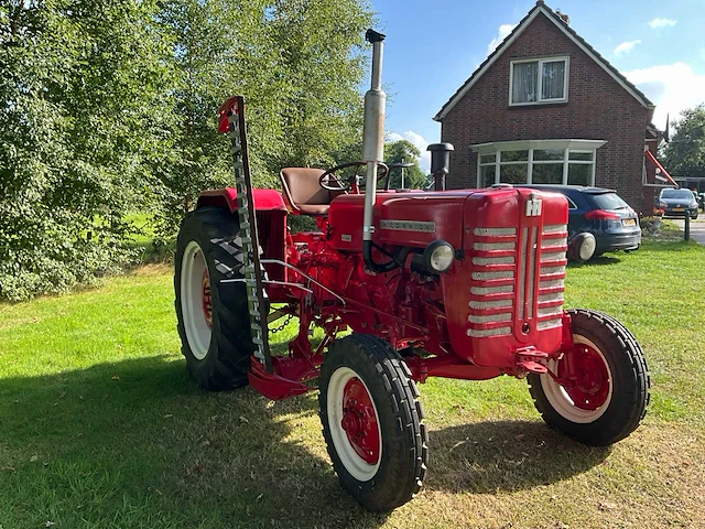 1960 mc cormick international d-324 oldtimer tractor met maakbalk - afbeelding 24 van  29