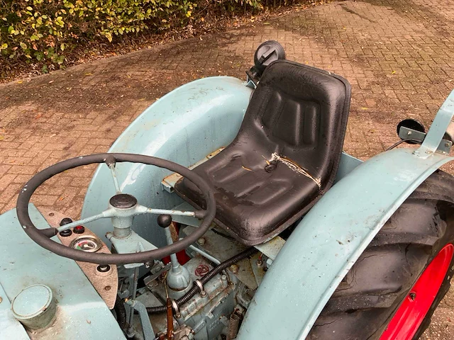 1961 eicher es201 oldtimer tweewielaangedreven landbouwtractor - afbeelding 6 van  29