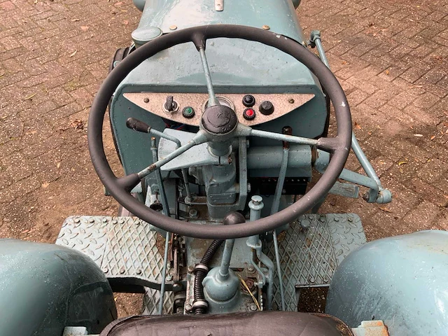 1961 eicher es201 oldtimer tweewielaangedreven landbouwtractor - afbeelding 11 van  29