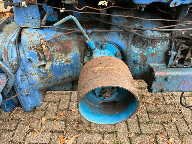 1961 fordson super major oldtimer tractor - afbeelding 17 van  31