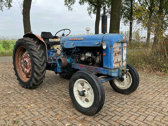 1961 fordson super major oldtimer tractor - afbeelding 12 van  31