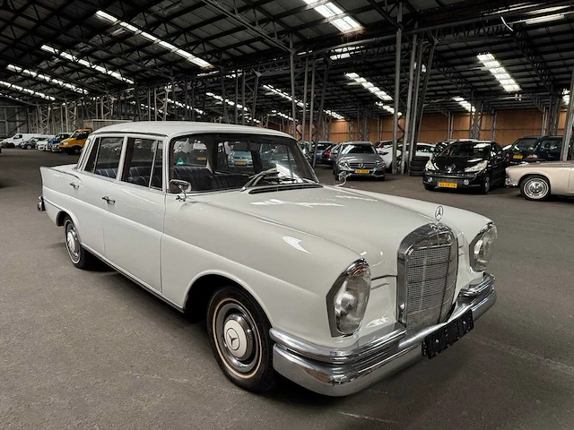 1962 mercedes benz s-klasse 220 w111 heckflosse 6580 - afbeelding 5 van  25