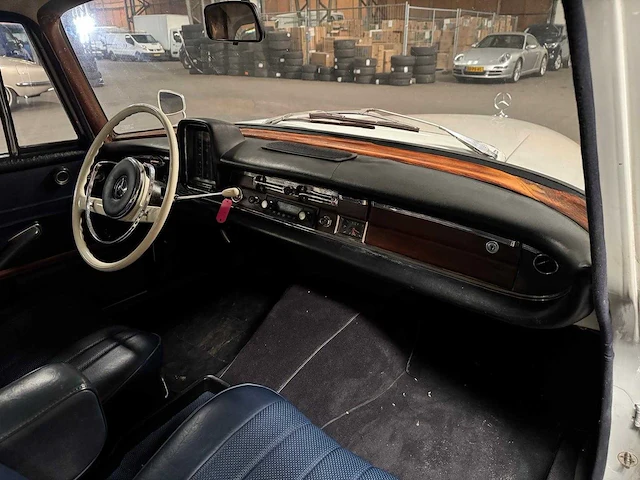 1962 mercedes benz s-klasse 220 w111 heckflosse 6580 - afbeelding 7 van  25