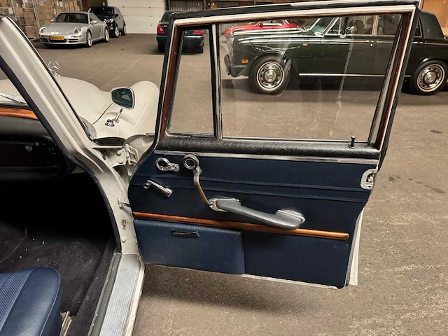 1962 mercedes benz s-klasse 220 w111 heckflosse 6580 - afbeelding 8 van  25