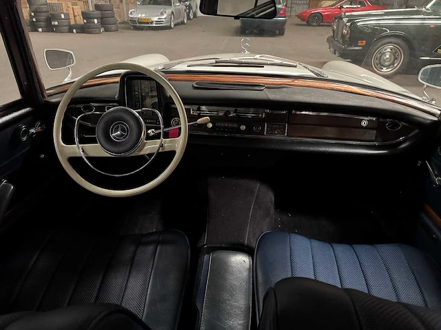 1962 mercedes benz s-klasse 220 w111 heckflosse 6580 - afbeelding 10 van  25