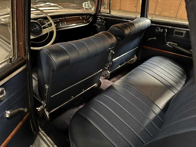 1962 mercedes benz s-klasse 220 w111 heckflosse 6580 - afbeelding 18 van  25