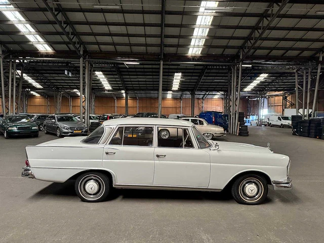 1962 mercedes benz s-klasse 220 w111 heckflosse 6580 - afbeelding 22 van  25