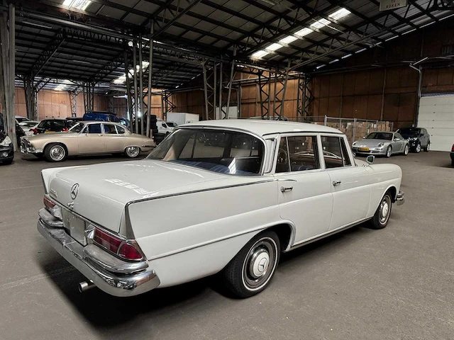 1962 mercedes benz s-klasse 220 w111 heckflosse 6580 - afbeelding 25 van  25