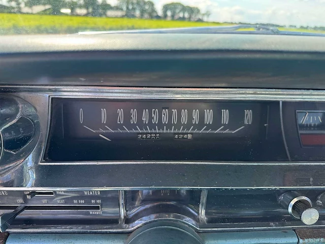 1963 cadillac coup de ville - afbeelding 17 van  32