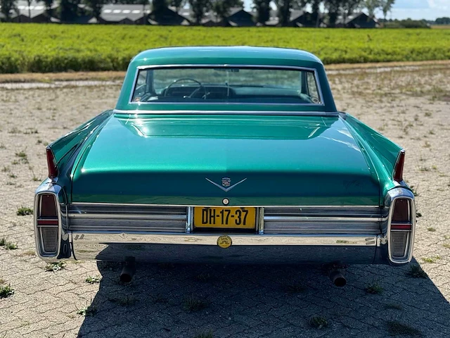 1963 cadillac coup de ville - afbeelding 27 van  32