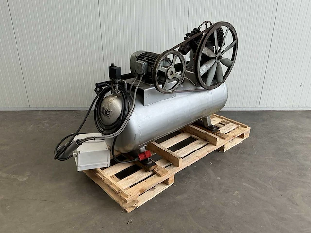1964 brown boveri luchtcompressor - afbeelding 1 van  10