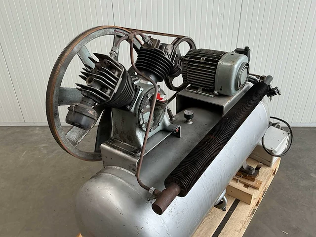 1964 brown boveri luchtcompressor - afbeelding 5 van  10