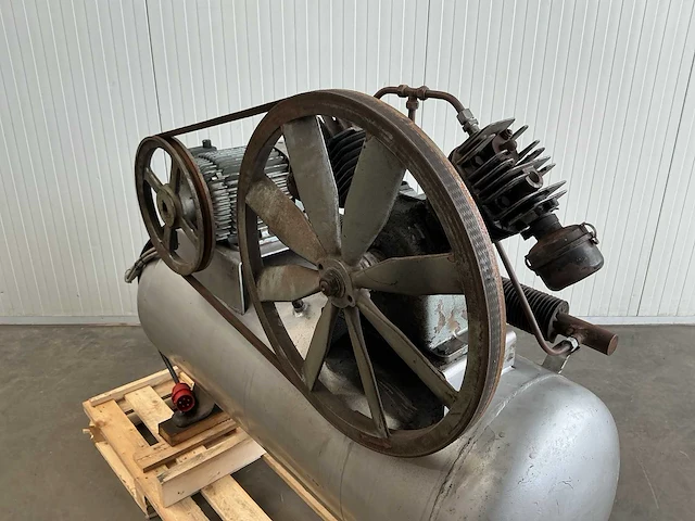 1964 brown boveri luchtcompressor - afbeelding 8 van  10