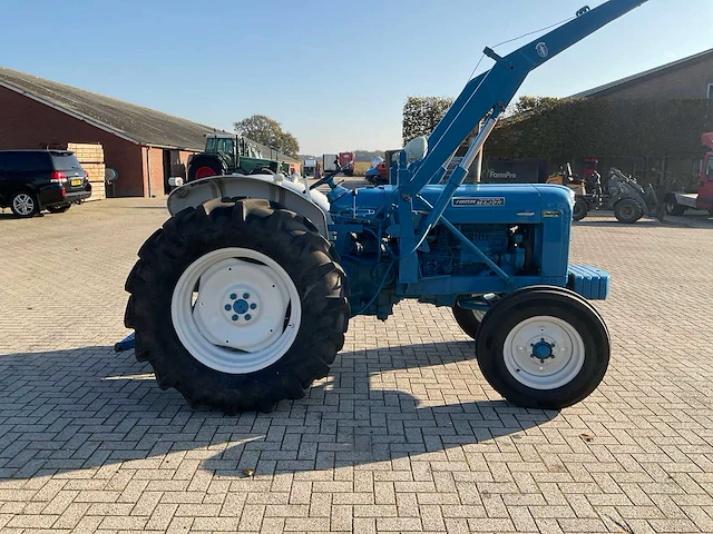 1964 fordson super major oldtimer tractor - afbeelding 1 van  26