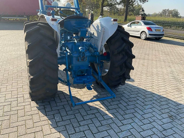 1964 fordson super major oldtimer tractor - afbeelding 23 van  26