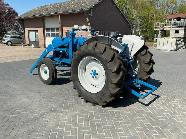 1964 fordson super major oldtimer tractor - afbeelding 23 van  26
