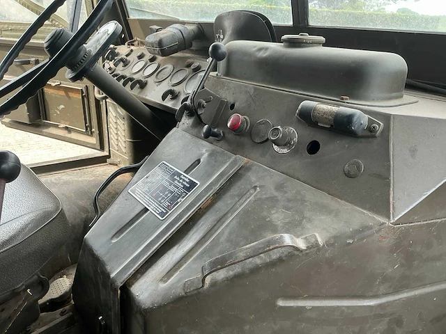 1964 militaire daimler unimog 404 “6 cilinder” - afbeelding 13 van  37