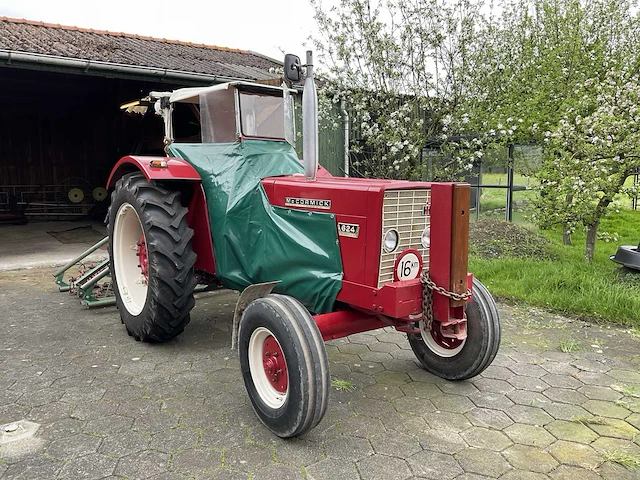 1965 mc cormick 624 oldtimer tractor - afbeelding 12 van  26