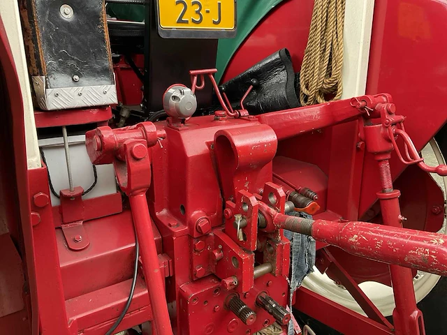 1965 mc cormick 624 oldtimer tractor - afbeelding 24 van  26