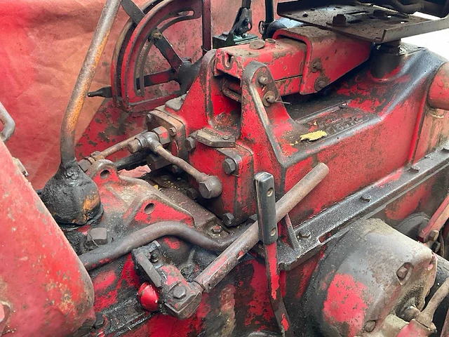 1965 mc cormick d432 oldtimer tractor - afbeelding 20 van  22