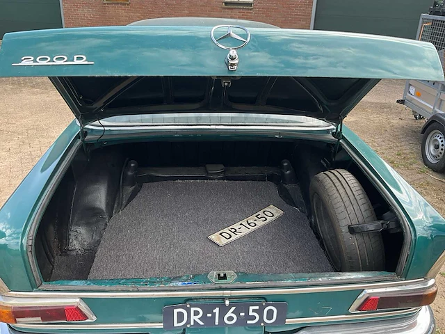 1966 mercedes-benz 200d oldtimer - afbeelding 3 van  19