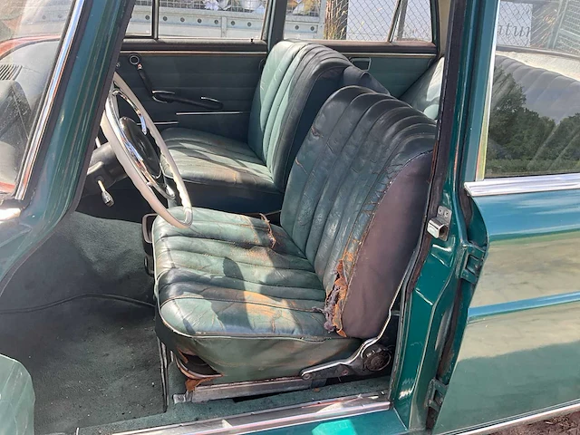 1966 mercedes-benz 200d oldtimer - afbeelding 5 van  19