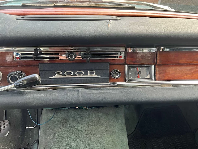 1966 mercedes-benz 200d oldtimer - afbeelding 8 van  19