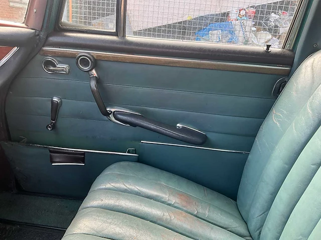 1966 mercedes-benz 200d oldtimer - afbeelding 9 van  19