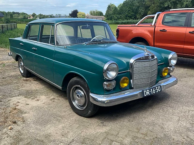 1966 mercedes-benz 200d oldtimer - afbeelding 12 van  19