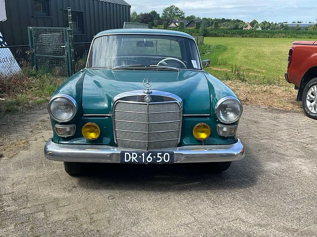 1966 mercedes-benz 200d oldtimer - afbeelding 13 van  19