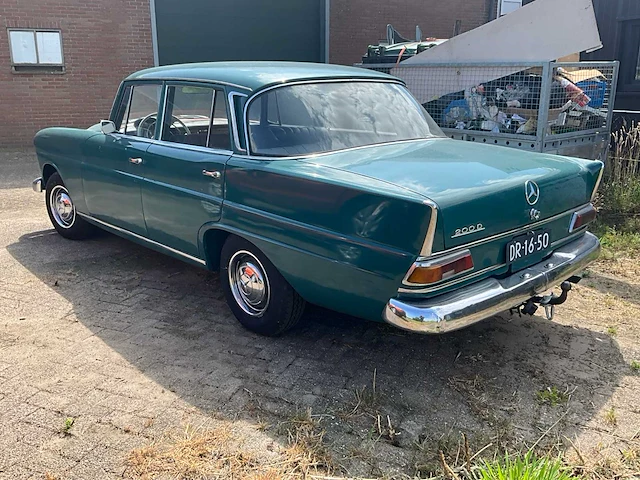 1966 mercedes-benz 200d oldtimer - afbeelding 14 van  19