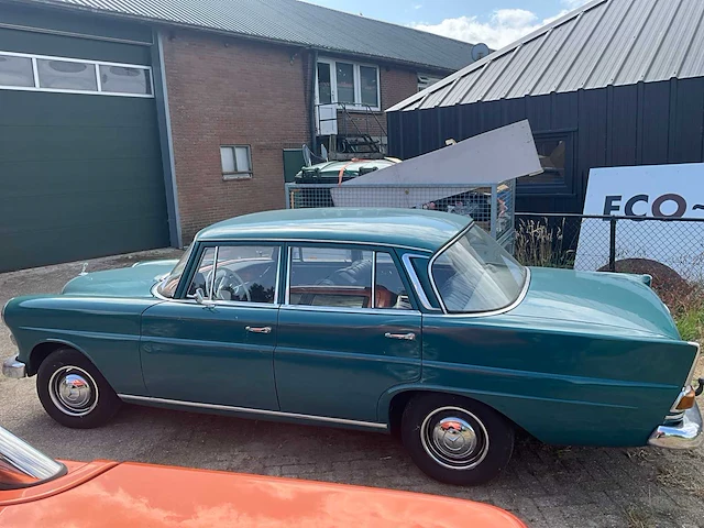 1966 mercedes-benz 200d oldtimer - afbeelding 18 van  19