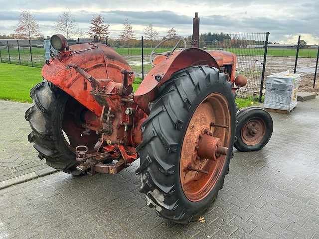 1966 nuffield 460 oldtimer tractor - afbeelding 12 van  17